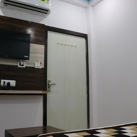 Hotel Sun Shine Абу-Роуд Экстерьер фото